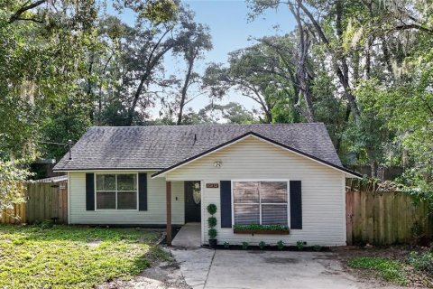 House in Mount Plymouth, Florida 3 bedrooms, 101.82 sq.m. № 2279959
