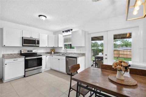 Villa ou maison à vendre à Mount Plymouth, Floride: 3 chambres, 101.82 m2 № 2279959 - photo 7