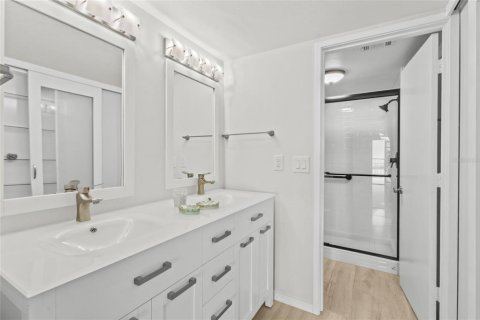 Copropriété à vendre à Sarasota, Floride: 3 chambres, 164.44 m2 № 2371197 - photo 24