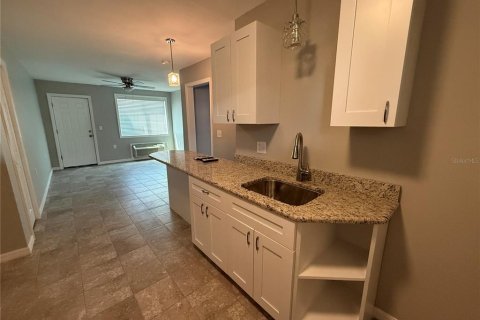 Appartement à louer à Madeira Beach, Floride: 2 chambres, 65.03 m2 № 1744431 - photo 10