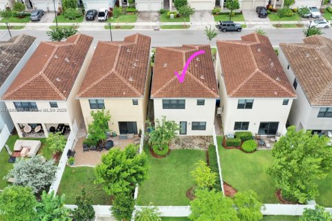 Снять в аренду виллу или дом в Майами, Флорида 3 спальни, 167.97м2, № 1936724 - фото 6