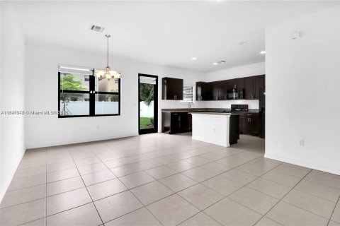 Снять в аренду виллу или дом в Майами, Флорида 3 спальни, 167.97м2, № 1936724 - фото 13