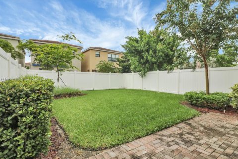 Снять в аренду виллу или дом в Майами, Флорида 3 спальни, 167.97м2, № 1936724 - фото 5