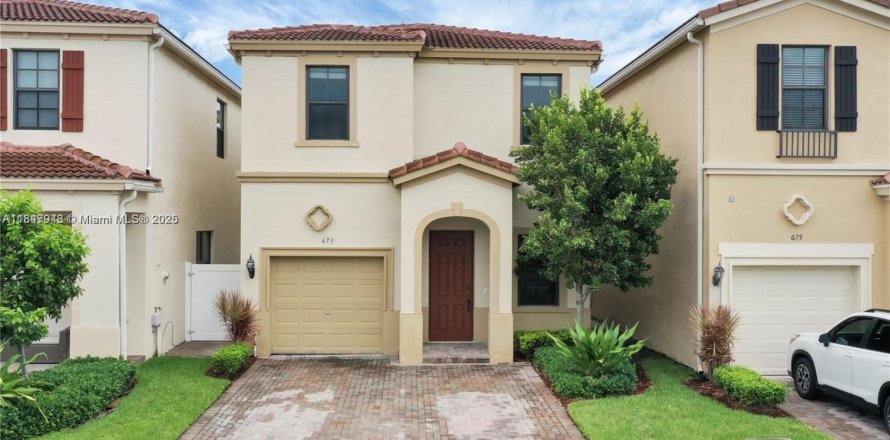 Villa ou maison à Miami, Floride 3 chambres, 167.97 m2 № 1936724