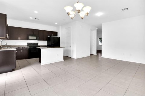 Снять в аренду виллу или дом в Майами, Флорида 3 спальни, 167.97м2, № 1936724 - фото 12