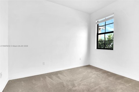 Снять в аренду виллу или дом в Майами, Флорида 3 спальни, 167.97м2, № 1936724 - фото 17