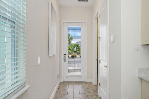 Casa en venta en Kissimmee, Florida, 3 dormitorios, 166.02 m2 № 2208000 - foto 4