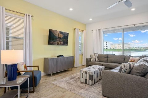 Casa en venta en Kissimmee, Florida, 3 dormitorios, 166.02 m2 № 2208000 - foto 11