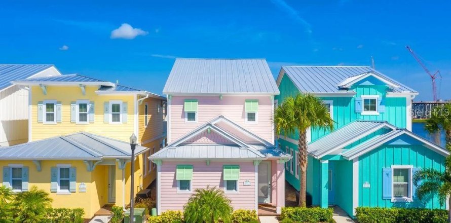 Casa en Kissimmee, Florida 3 dormitorios, 166.02 m2 № 2208000