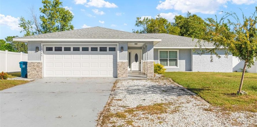 Villa ou maison à Spring Hill, Floride 3 chambres, 161.84 m2 № 2438511