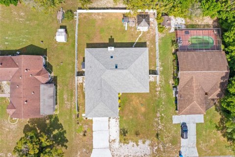 Villa ou maison à vendre à Spring Hill, Floride: 3 chambres, 161.84 m2 № 2438511 - photo 2