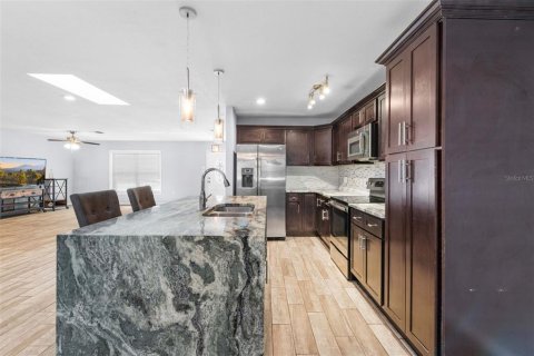 Villa ou maison à vendre à Spring Hill, Floride: 3 chambres, 161.84 m2 № 2438511 - photo 16