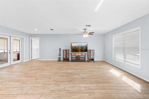 Villa ou maison à vendre à Spring Hill, Floride: 3 chambres, 161.84 m2 № 2438511 - photo 7
