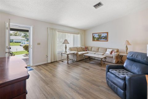House in Weeki Wachee, Florida 2 bedrooms, 147.06 sq.m. № 1851245 - photo 12
