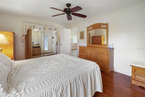 House in Weeki Wachee, Florida 2 bedrooms, 147.06 sq.m. № 1851245 - photo 18