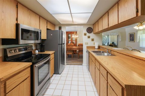 House in Weeki Wachee, Florida 2 bedrooms, 147.06 sq.m. № 1851245 - photo 4