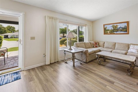 House in Weeki Wachee, Florida 2 bedrooms, 147.06 sq.m. № 1851245 - photo 14