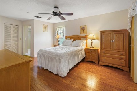 House in Weeki Wachee, Florida 2 bedrooms, 147.06 sq.m. № 1851245 - photo 17
