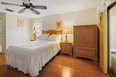 House in Weeki Wachee, Florida 2 bedrooms, 147.06 sq.m. № 1851245 - photo 19