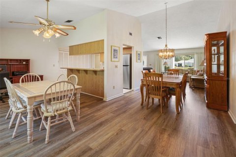 House in Weeki Wachee, Florida 2 bedrooms, 147.06 sq.m. № 1851245 - photo 10