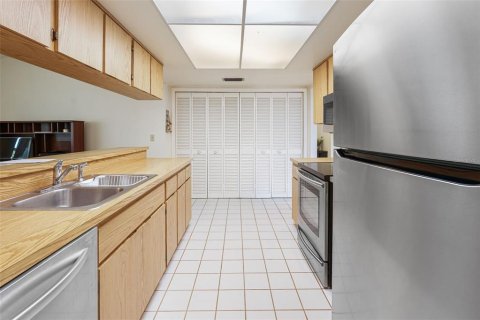 House in Weeki Wachee, Florida 2 bedrooms, 147.06 sq.m. № 1851245 - photo 3