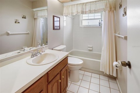 House in Weeki Wachee, Florida 2 bedrooms, 147.06 sq.m. № 1851245 - photo 25