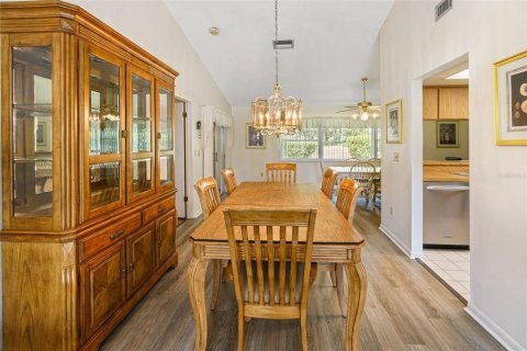 House in Weeki Wachee, Florida 2 bedrooms, 147.06 sq.m. № 1851245 - photo 8