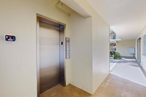 Condo in Palm Beach Gardens, Florida, 2 bedrooms  № 2188966 - photo 14