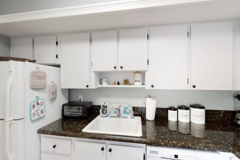 Condo in Palm Beach Gardens, Florida, 2 bedrooms  № 2188966 - photo 6