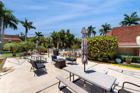 Condo in Palm Beach Gardens, Florida, 2 bedrooms  № 2188966 - photo 13