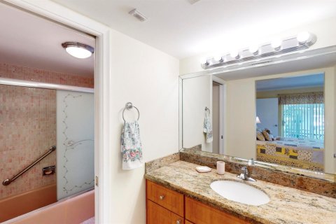 Condo in Palm Beach Gardens, Florida, 2 bedrooms  № 2188966 - photo 8