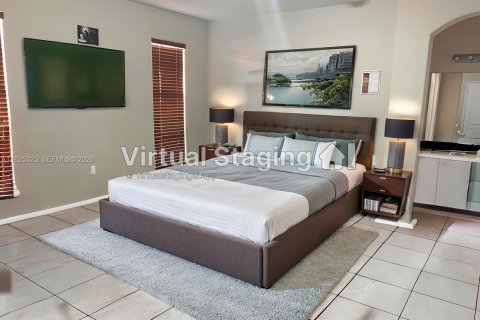 House in Miami, Florida 3 bedrooms, 142.98 sq.m. № 2079350 - photo 6