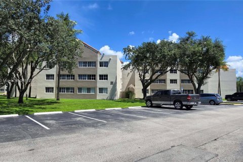 Copropriété à louer à Hialeah, Floride: 2 chambres, 93.27 m2 № 1921322 - photo 14