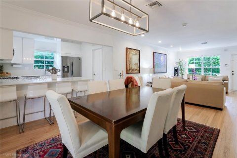 Casa en venta en Coral Gables, Florida, 3 dormitorios, 158.31 m2 № 2244753 - foto 17
