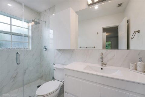 Casa en venta en Coral Gables, Florida, 3 dormitorios, 158.31 m2 № 2244753 - foto 10