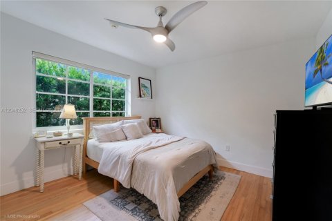 Casa en venta en Coral Gables, Florida, 3 dormitorios, 158.31 m2 № 2244753 - foto 11