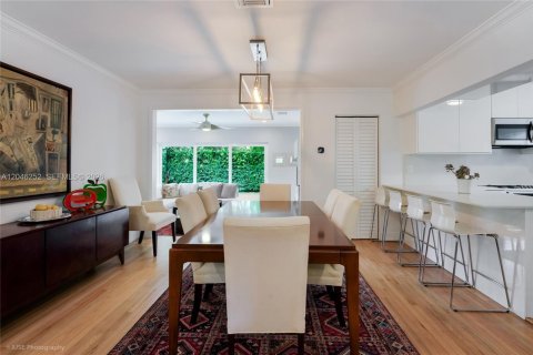 Casa en venta en Coral Gables, Florida, 3 dormitorios, 158.31 m2 № 2244753 - foto 3