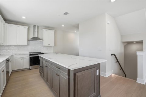 Townhouse in Saint Petersburg, Florida 3 bedrooms, 195.84 sq.m. № 2117464 - photo 9