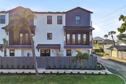 Touwnhouse à Saint Petersburg, Floride 3 chambres, 195.84 m2 № 2117464