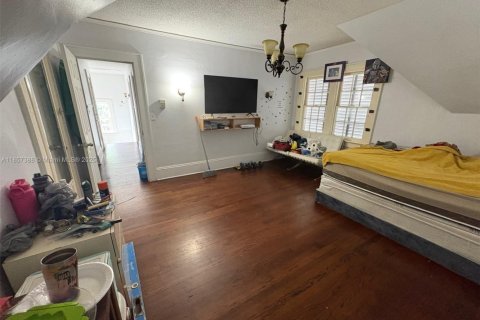Commercial property in Miami, Florida 239.87 sq.m. № 2090497 - photo 10