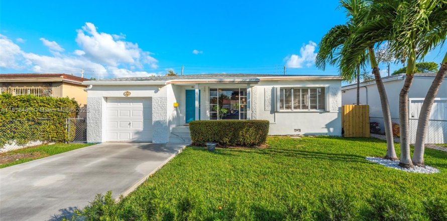 Casa en Miami Beach, Florida 3 dormitorios, 131.55 m2 № 1779593