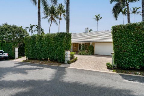 House in Palm Beach, Florida 4 bedrooms, 233.93 sq.m. № 2183440