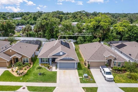 House in Cocoa, Florida 4 bedrooms, 169.83 sq.m. № 1829083 - photo 23