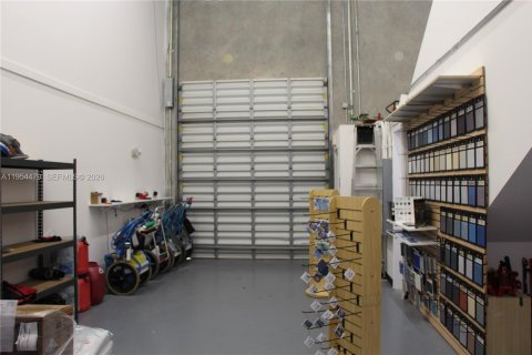 Commercial property in Pompano Beach, Florida № 2026271 - photo 27