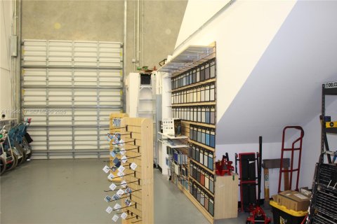 Commercial property in Pompano Beach, Florida № 2026271 - photo 26