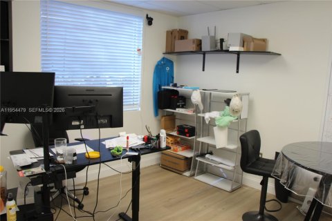 Commercial property in Pompano Beach, Florida № 2026271 - photo 12