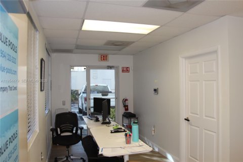 Commercial property in Pompano Beach, Florida № 2026271 - photo 20