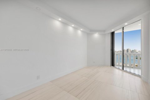 Condominio en venta en Aventura, Florida, 2 dormitorios, 149.29 m2 № 2031939 - foto 29