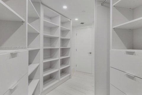 Condominio en venta en Aventura, Florida, 2 dormitorios, 149.29 m2 № 2031939 - foto 25