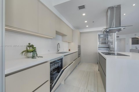 Condominio en venta en Aventura, Florida, 2 dormitorios, 149.29 m2 № 2031939 - foto 19